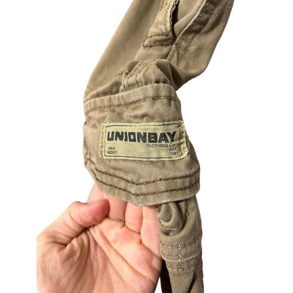 Union Bay Tan Cargo Shorts Men's Size 38 Pockets Utility Neutral Closet Staple - Picture 3 of 8